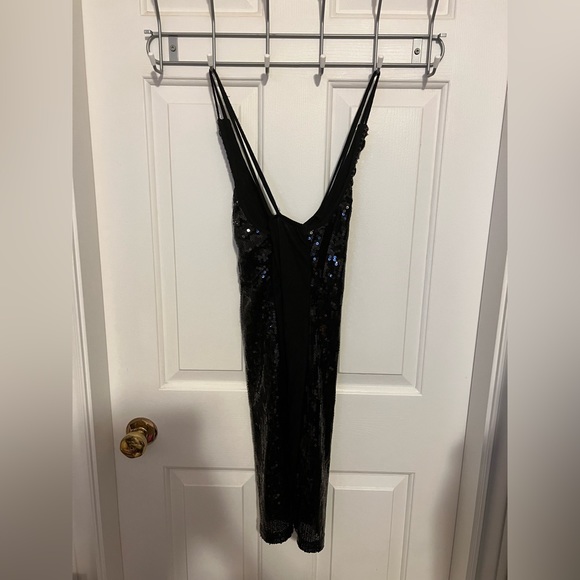 Sequin black dress. - Picture 4 of 4